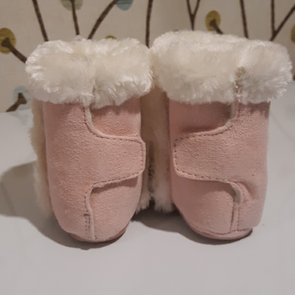 New in box girls size 4 boot. - Picture 4 of 8
